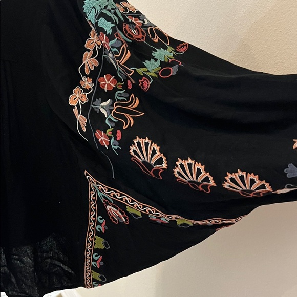 Women’s Three Bird Boho To Lightweight Flowy Blouse Spring Summer Casual Beachy - Picture 2 of 6